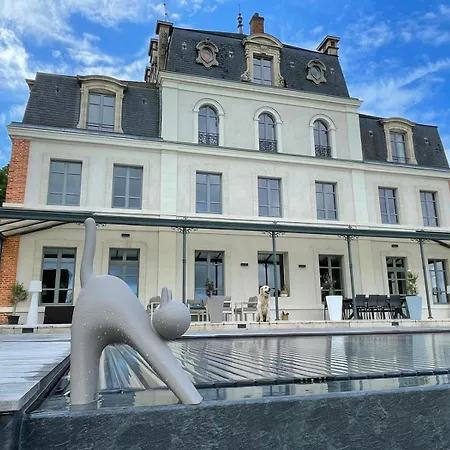 Chateau Aux Portes Du Circuit Des 24h Bed & Breakfast